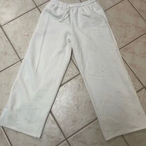 Edikted Womens medium Classic White Joggers
